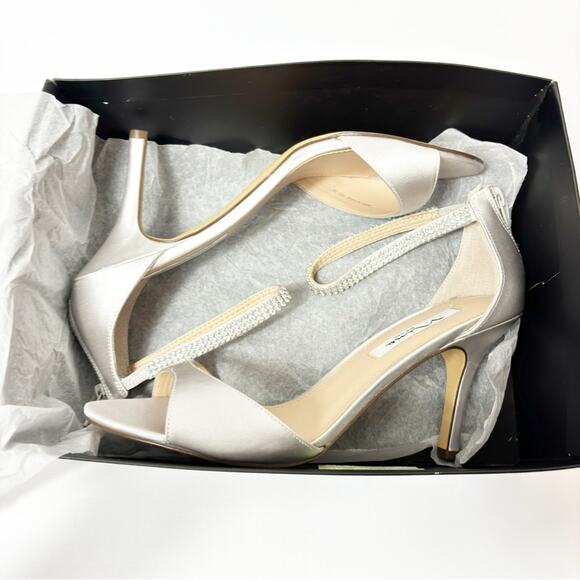 NINA VOLANDA SILVER SPARKLE WOMEN HEELS SIZE 10 BRAND NEW WITH BOX WITHOUT LID - Picture 9 of 10